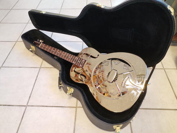 Johnson JR-998 single cone resophonic guitar engraved